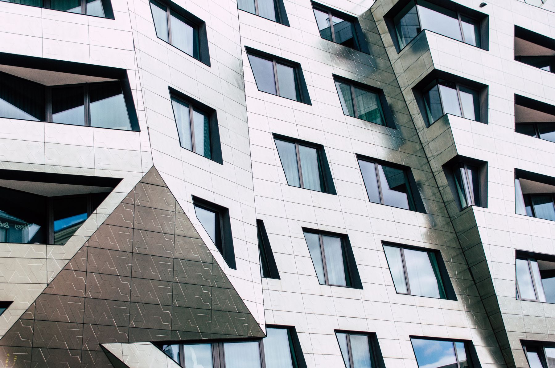 Geometric structure of a modern building facade